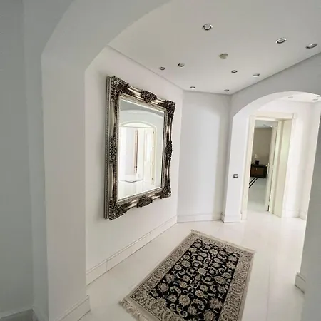 3 Bedroom On The Waterfront Puerto Banus Apartman Marbella