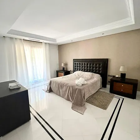 3 Bedroom On The Waterfront Puerto Banus Apartman Marbella