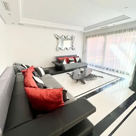3 Bedroom On The Waterfront Puerto Banus Apartman Marbella